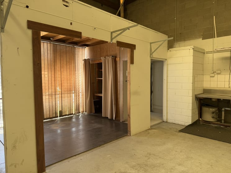 Click to view all images 3/36 Stephen Road Dandenong VIC 3175 - Image 3