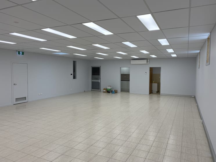 Click to view all images 173B Watton Street Werribee VIC 3030 - Image 2