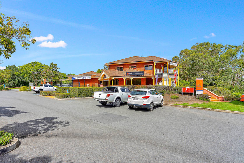 Click to view all images 3 The Esplanade Forest Lake QLD 4078 - Image 2