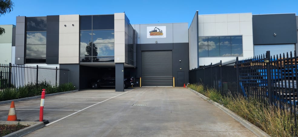 Click to view all images 5B Bonview Circuit Truganina VIC 3029 - Image 1