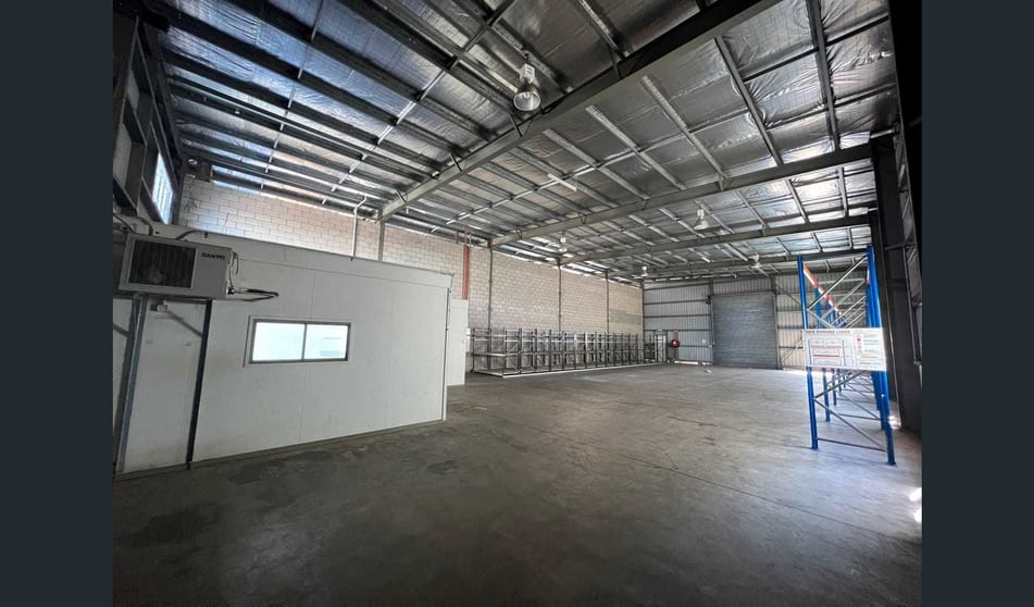 Click to view all images Shed 2/3 Sadgroves Crescent Winnellie NT 0820 - Image 2
