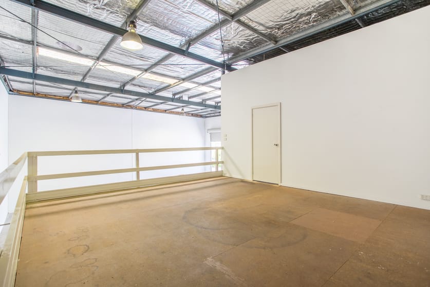 Click to view all images 4/5 Salisbury Rd Castle Hill NSW 2154 - Image 3