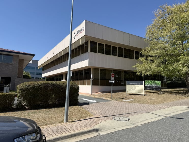Click to view all images Unit 7/17 Napier Close Deakin ACT 2600 - Image 1
