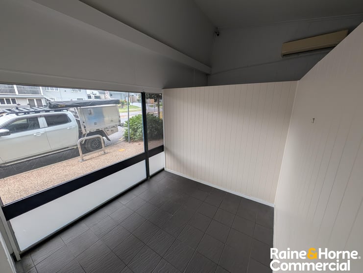 Click to view all images 3/81 Gawain Road Bracken Ridge QLD 4017 - Image 3