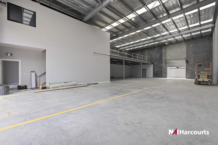 Click to view all images 8 Foch Street North Shore VIC 3214 - Image 2