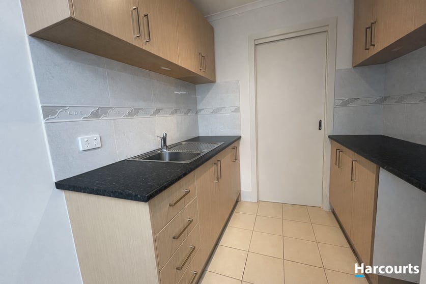 Click to view all images 3/288 Blackburn Road Doncaster East VIC 3109 - Image 3