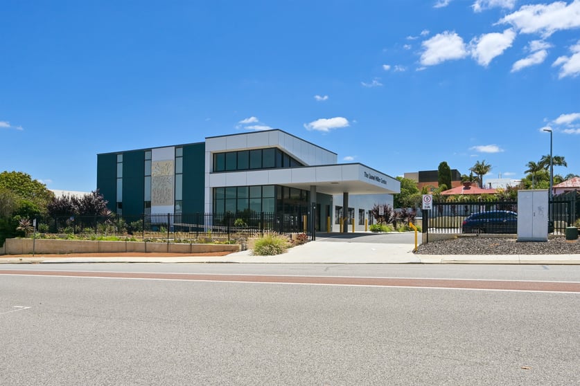 Click to view all images 25 Fourth Road Armadale WA 6112 - Image 1