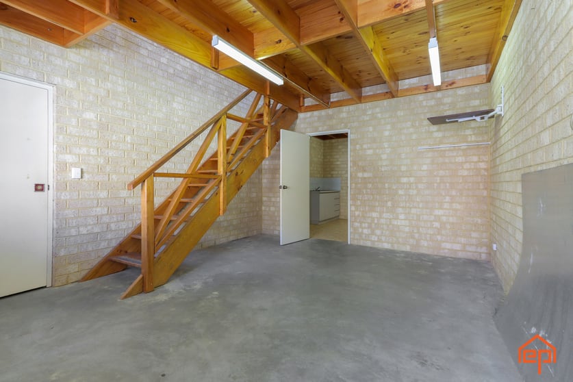 4/5 Emplacement Crescent Hamilton Hill WA 6163 - Image 2
