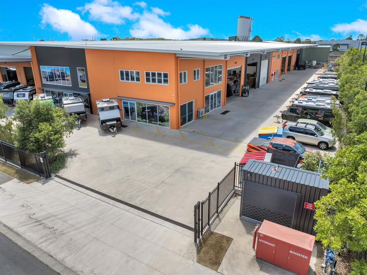 Click to view all images 2/77-85 Fred Chaplin Circuit Corbould Park QLD 4551 - Image 2