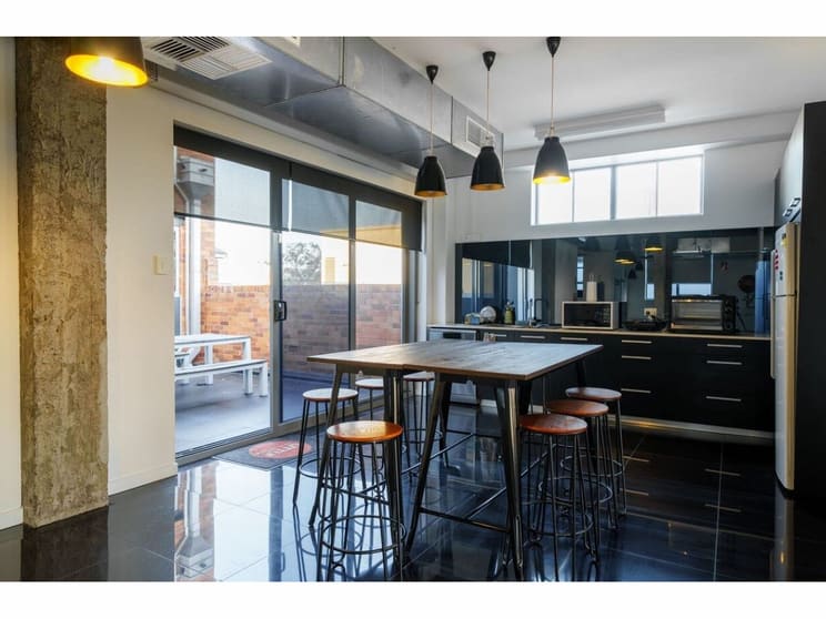 Click to view all images 50 Leichhardt Street Spring Hill QLD 4000 - Image 3