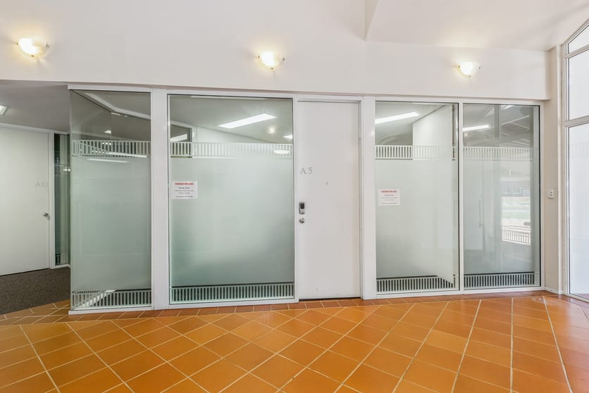 Click to view all images 5A/550 Canning Highway Attadale WA 6156 - Image 3