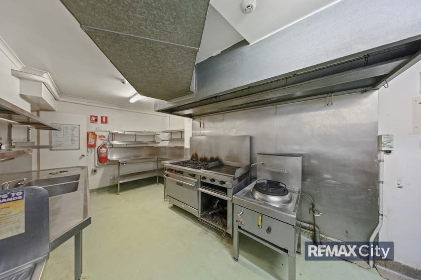 Click to view all images 192 Wellington Road East Brisbane QLD 4169 - Image 3