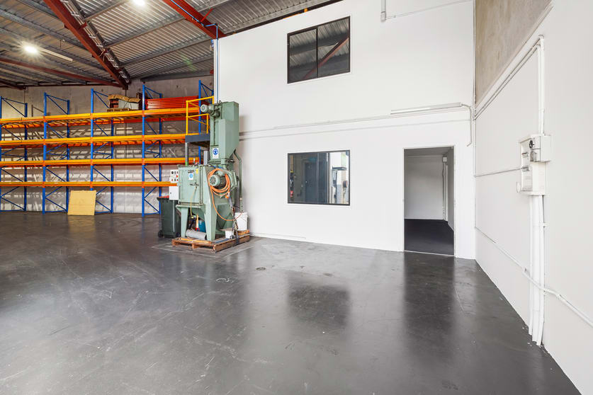 Click to view all images 8/22 North Road Wynnum West QLD 4178 - Image 3