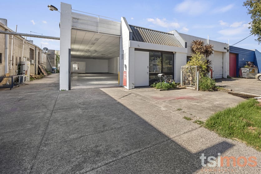 1 Nicholls Court Mordialloc VIC 3195 - Image 2