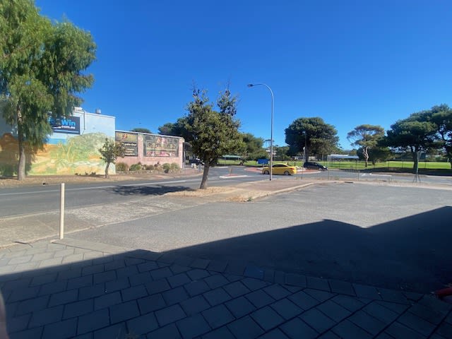 Click to view all images 3/88 Beach Road Christies Beach SA 5165 - Image 3