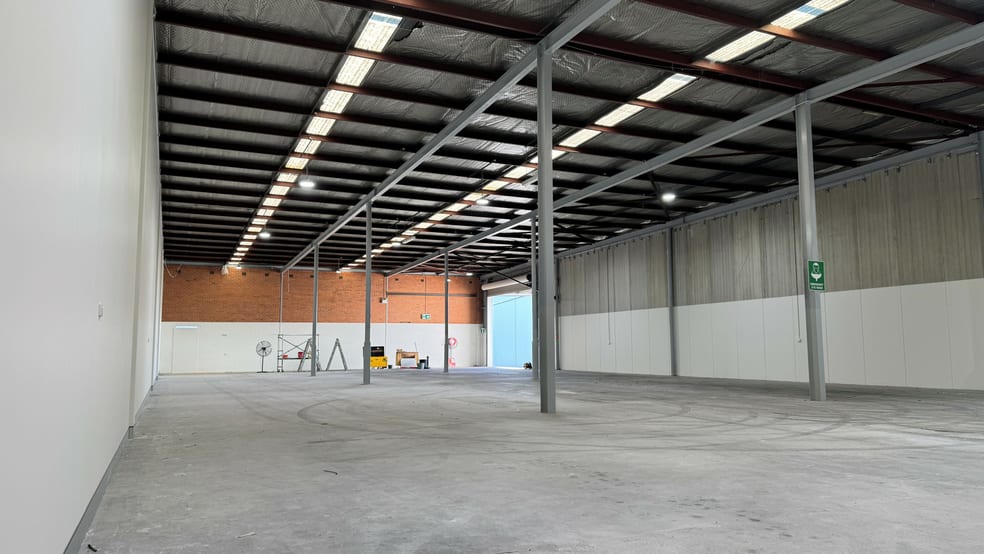 Click to view all images 187 Gladstone Street Fyshwick ACT 2609 - Image 2
