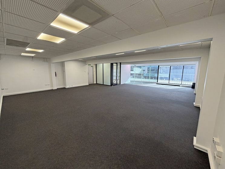 Click to view all images 4 James Street Burleigh Heads QLD 4220 - Image 3