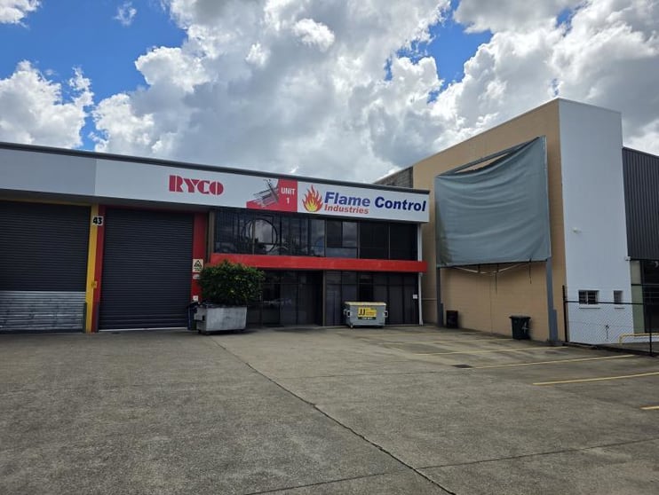 Click to view all images Unit 1/43 Collinsvale Street Rocklea QLD 4106 - Image 1