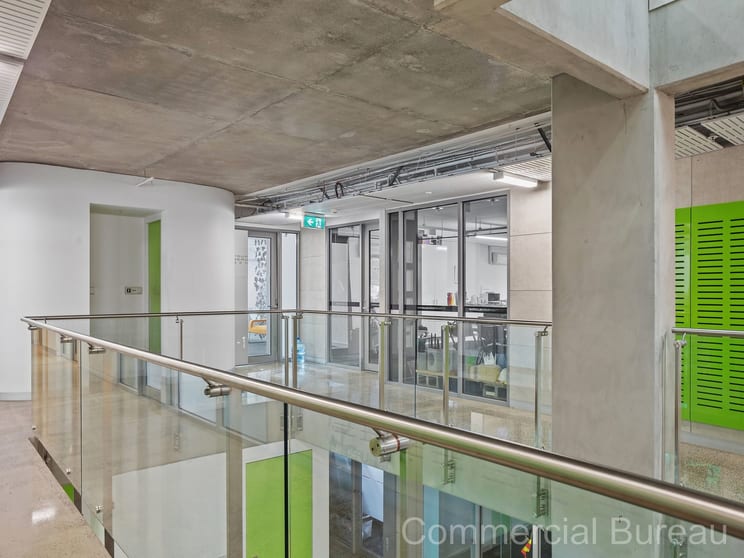 Click to view all images 406/198 Harbour Esplanade Docklands VIC 3008 - Image 2
