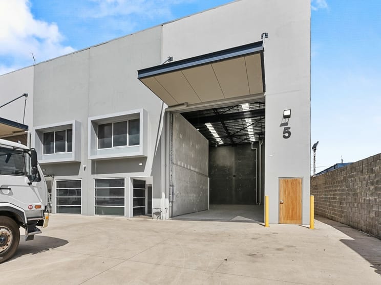 Click to view all images 5/41-43 Anzac Street Greenacre NSW 2190 - Image 1