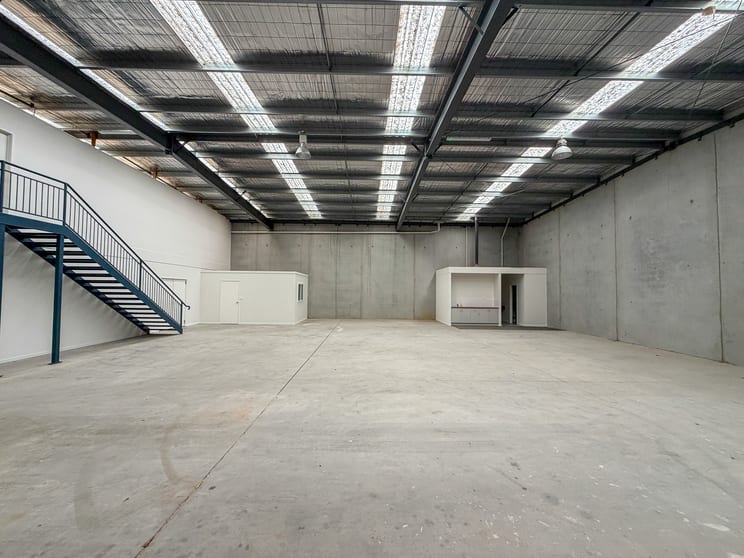 Click to view all images 2/54-56 Centre Road Hallam VIC 3803 - Image 4