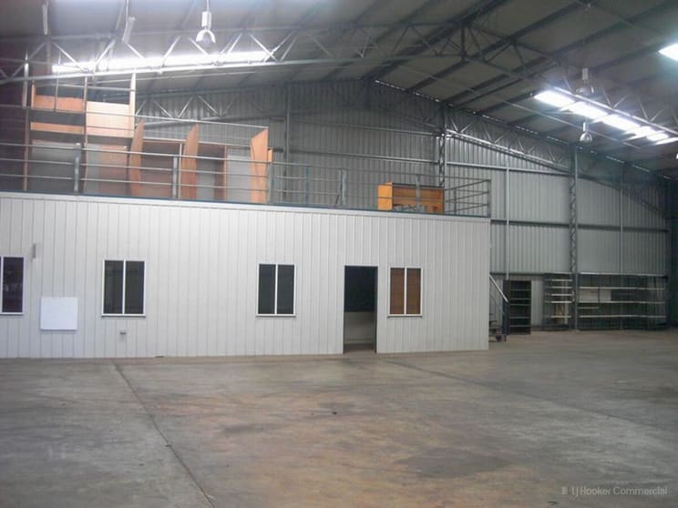 Click to view all images 4 Kimberley Court Torrington QLD 4350 - Image 2