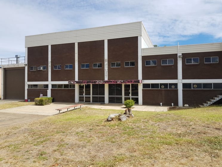 Click to view all images Level 1, 46 Seaton Street Armidale NSW 2350 - Image 1