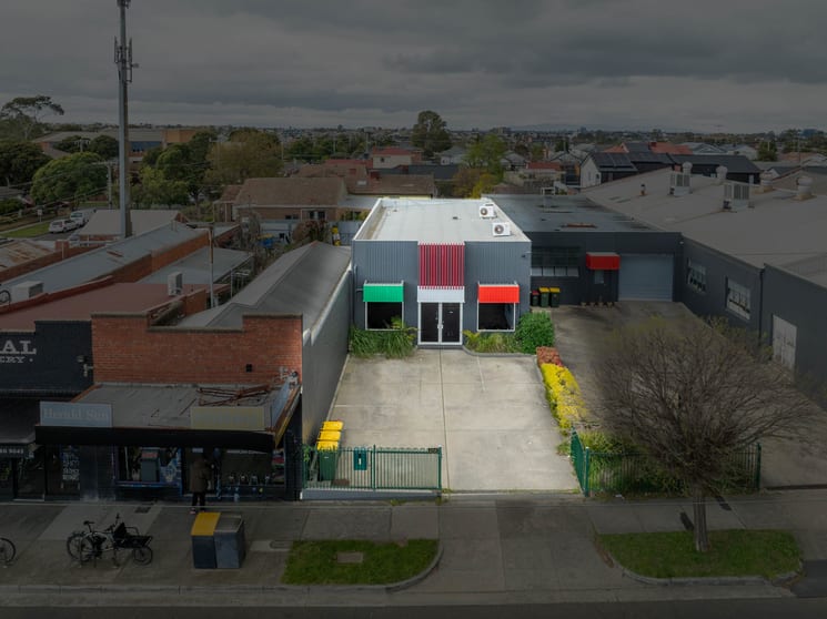 Click to view all images 406 Gilbert Road Preston VIC 3072 - Image 2