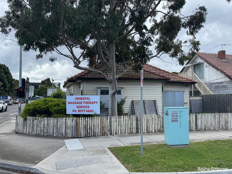 Click to view all images 47 Dickson Street Sunshine VIC 3020 - Image 1
