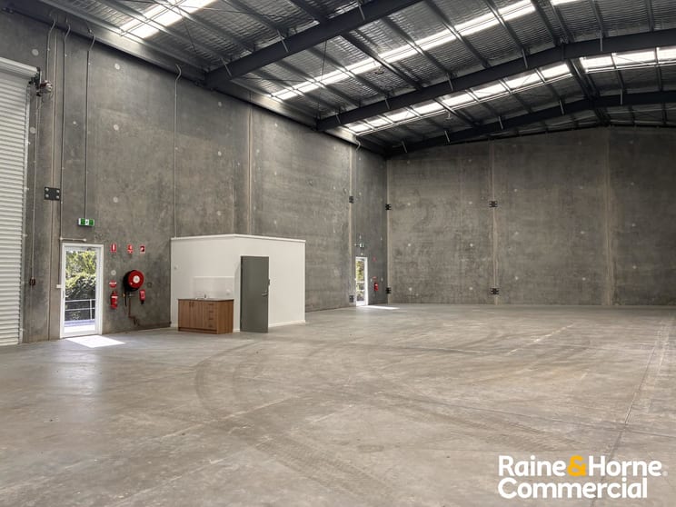 Click to view all images 1/15 Brady Street Unanderra NSW 2526 - Image 3