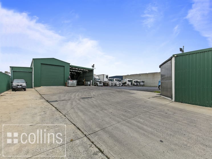 Click to view all images 36 Redgum Drive Dandenong VIC 3175 - Image 2