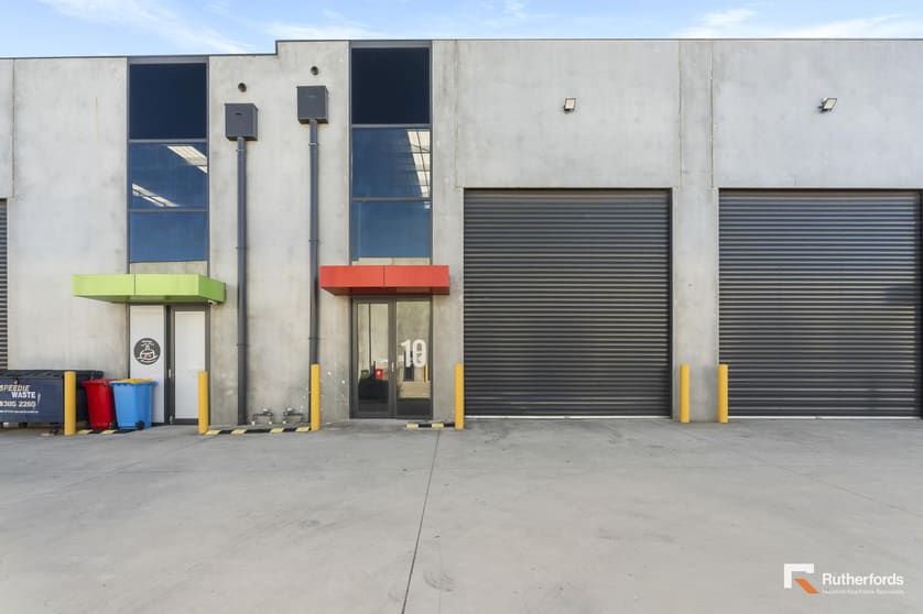 Click to view all images 10/16 Dunstans Court Thomastown VIC 3074 - Image 1