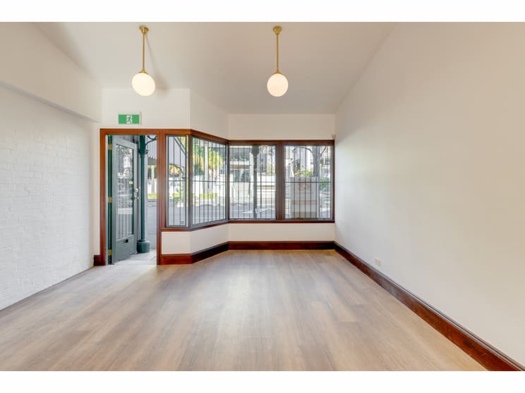 Click to view all images 2/58 St Pauls Terrace Spring Hill QLD 4000 - Image 2