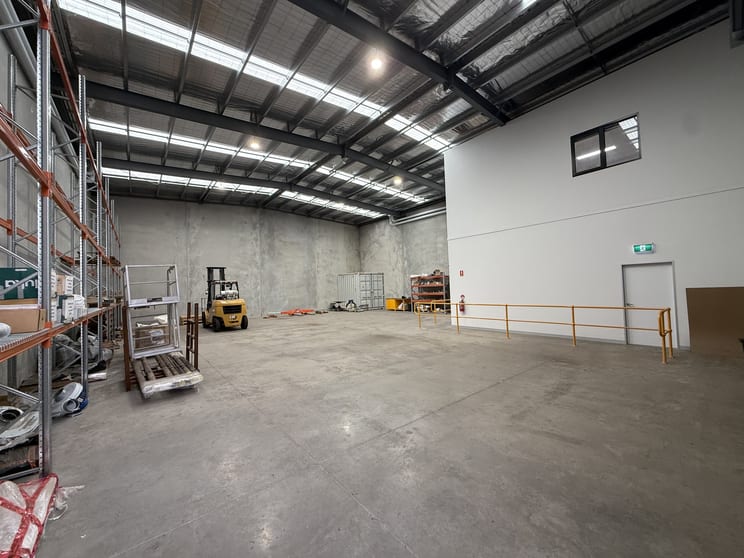 Click to view all images Unit/24A Patch Circuit Laverton North VIC 3026 - Image 3