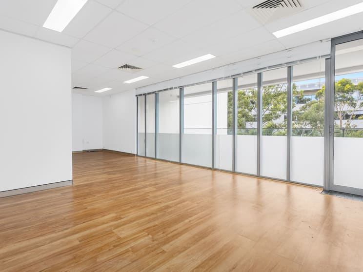 Click to view all images 2.03/33 Lexington Drive Bella Vista NSW 2153 - Image 2