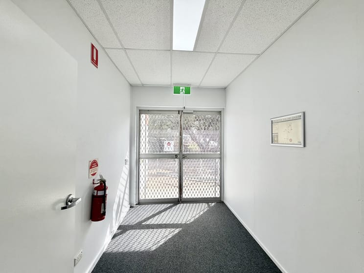 Click to view all images Suite 1/3 Ramsay Street Garbutt QLD 4814 - Image 3