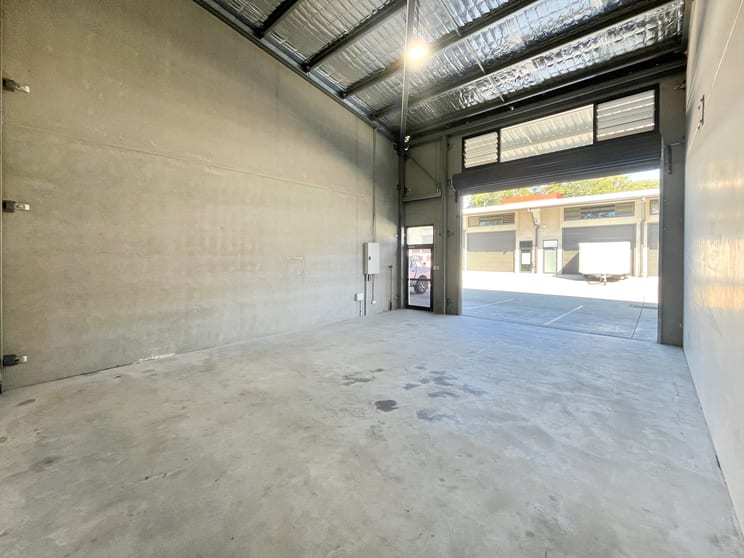 Click to view all images Unit 208/882 Pacific Highway Lisarow NSW 2250 - Image 3