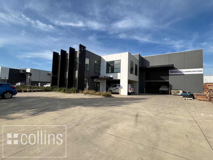 Click to view all images 4 Palomo Drive Cranbourne West VIC 3977 - Image 2