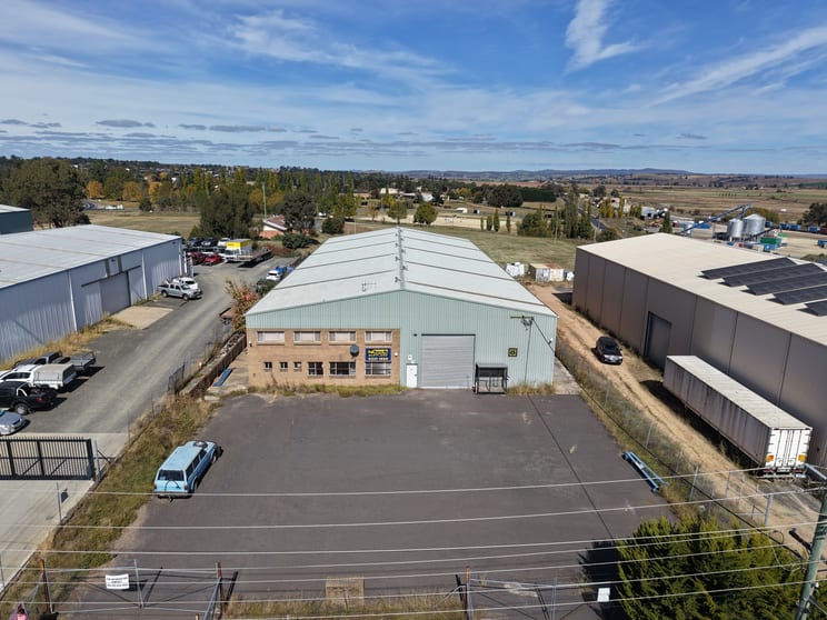 Click to view all images 8 Hampden Park Road Kelso NSW 2795 - Image 1