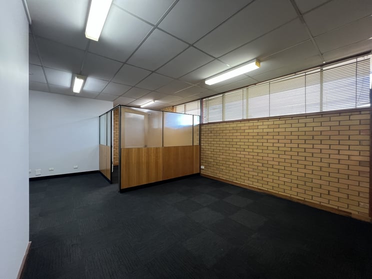Click to view all images 1/71 Yambil Street Griffith NSW 2680 - Image 3