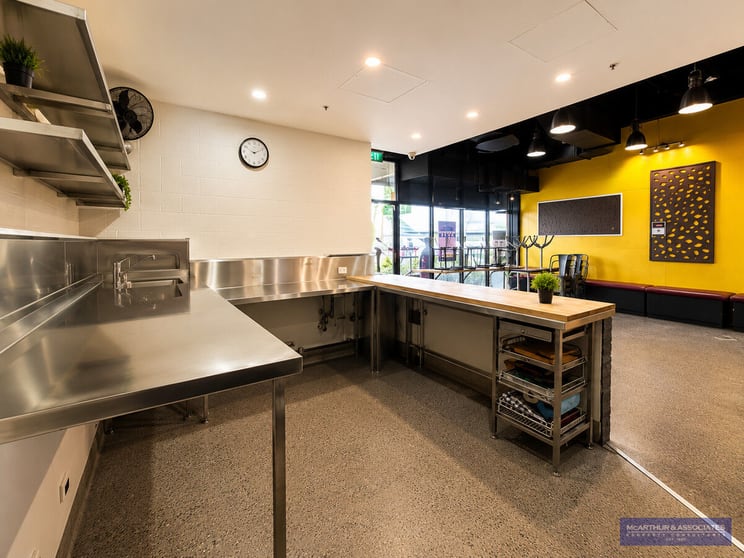 Click to view all images 1/9 - 11 Bowen Bridge Road Herston QLD 4006 - Image 3
