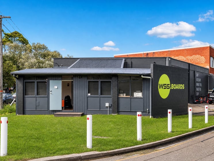 Click to view all images 4 Rowe Street Freshwater NSW 2096 - Image 1