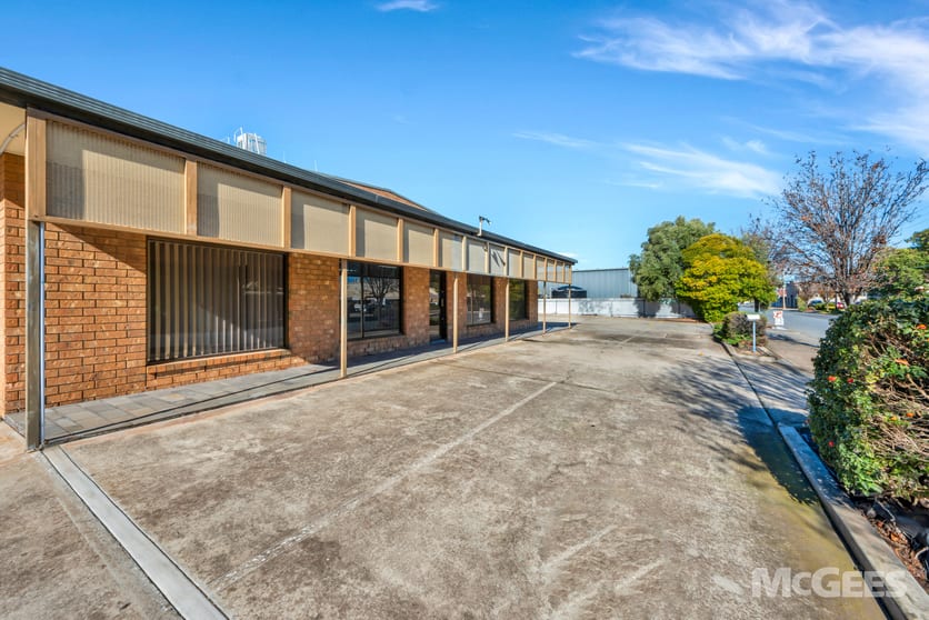 Click to view all images 76 Hardys Road Torrensville SA 5031 - Image 2