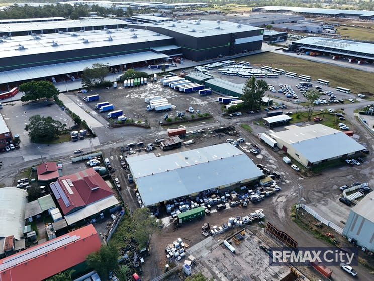 Click to view all images 53 River Road Redbank QLD 4301 - Image 2