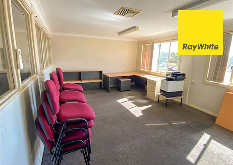 Click to view all images Suite 5 18 Sweaney Street Inverell NSW 2360 - Image 2