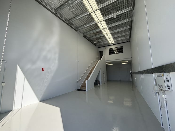 Click to view all images 20/8 Distribution Court Arundel QLD 4214 - Image 1