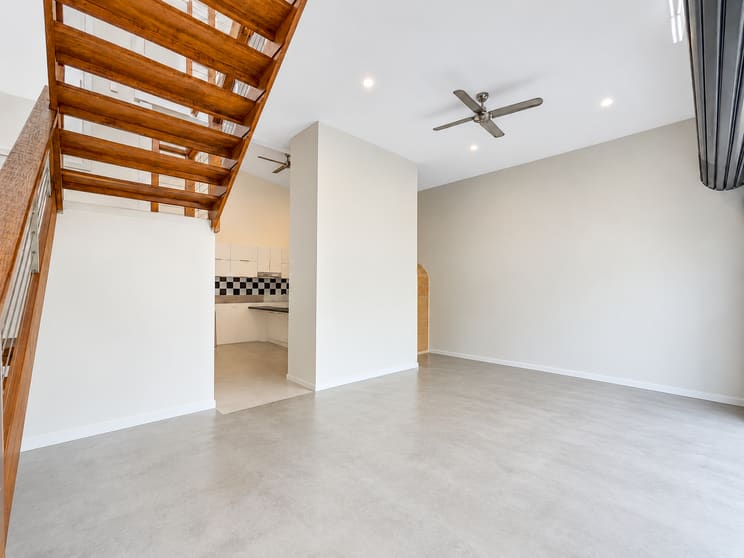 Click to view all images 2/69 Centennial Circuit Byron Bay NSW 2481 - Image 3