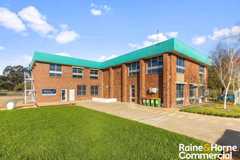 Click to view all images 85A Travers Street Wagga Wagga NSW 2650 - Image 2