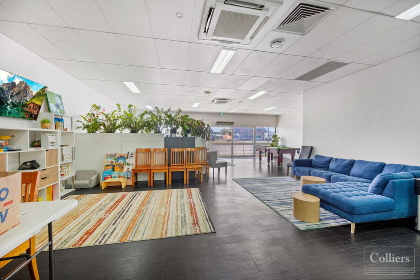 Click to view all images 3/210 Ross River Road Aitkenvale QLD 4814 - Image 3