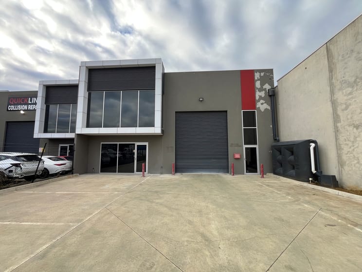 Click to view all images 1/40 Zakwell Court Coolaroo VIC 3048 - Image 2